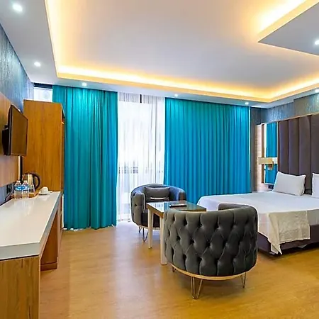 Hotel Black Palace *