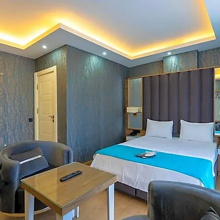 Hotel Black Palace *